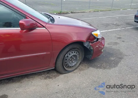 2004 Toyota Camry Xle z USA, uszkodzony, nr VIN 4T1BE30K14U289414